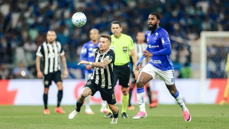 Atletico Mineiro gặp khó trước Cruzeiro